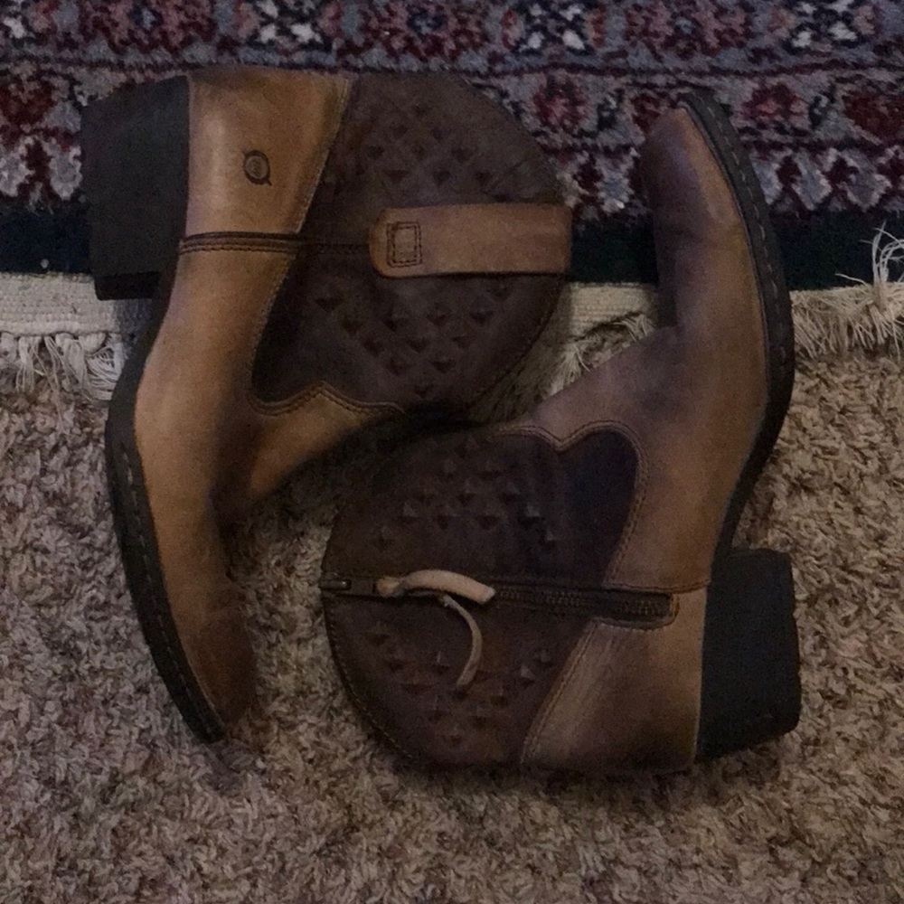 Born Booties💃🏻